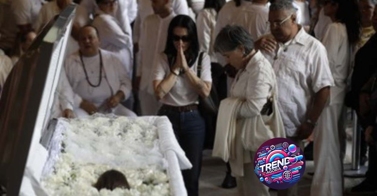 Glória Pires e Cléo Pires no velório de Preta Gil