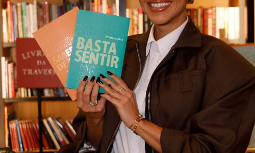 Noite de Autógrafos e Brilho! Mariana Rios Lança Livros com Presença VIP de Famosos